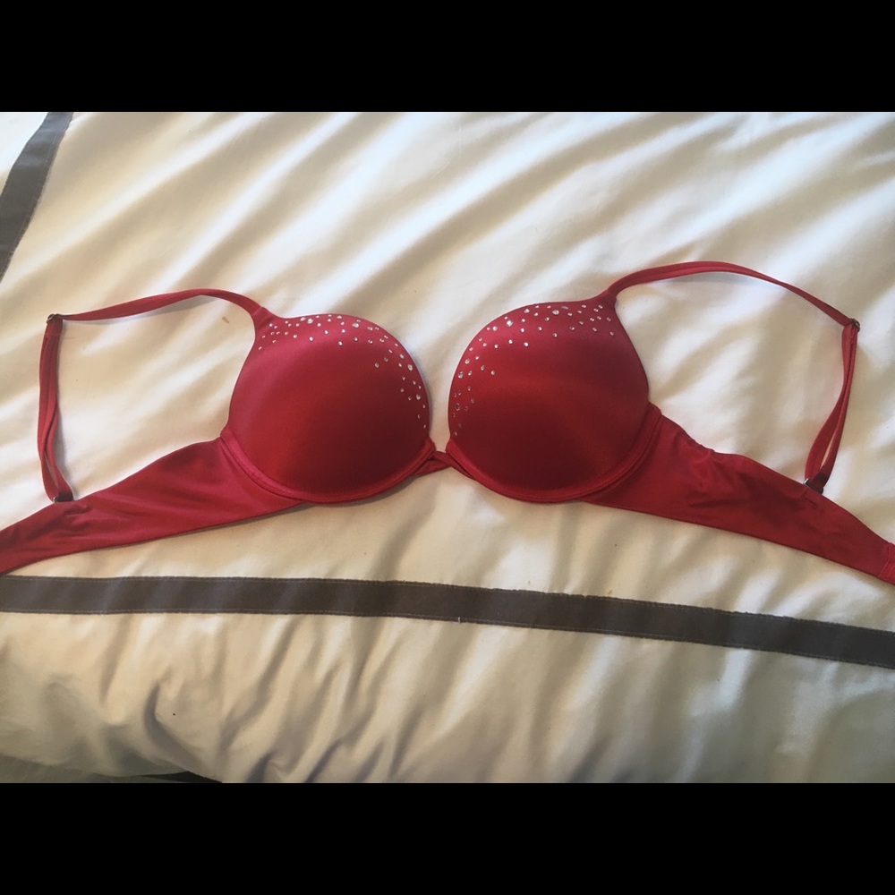 Red push up bra 32b